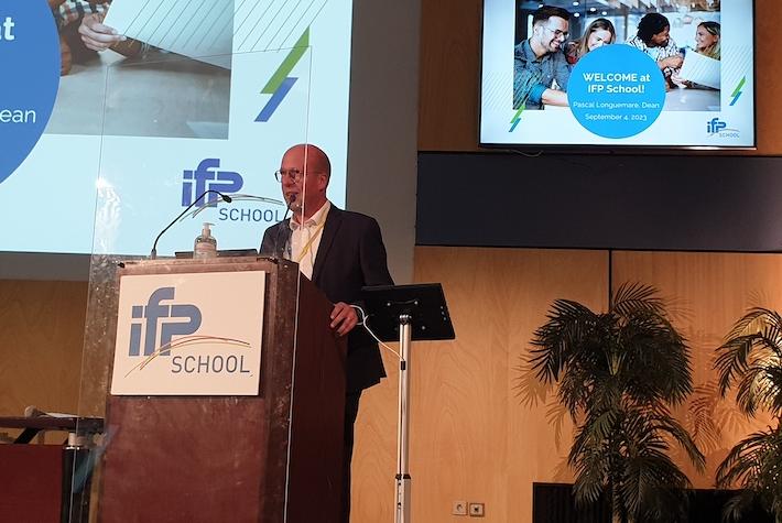 Pascal Longuemare, Directeur d'IFP School, s'adresse aux nouveaux élèves de la promotion 2024